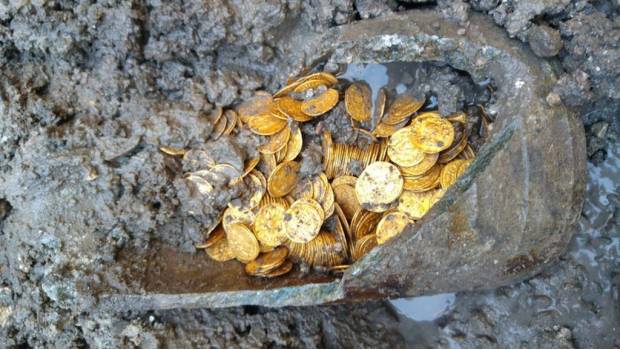 Carmen - Monedas de Oro