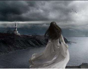 El sentimiento que nos ligaba a Anabel y a mí se parecía mucho al amor, pero era algo infinitamente más intenso y profundo. Podía decirse que ella y yo éramos, en cierto modo, la misma persona o, dicho de otra forma, dos partes del mismo todo. Pero el todo del que ambos formábamos parte se rompió cruelmente cuando Anabel, que aún no había cumplido los catorce años, murió víctima de una misteriosa enfermedad. En virtud de que tenía ciertos lazos familiares con ella, se me permitió hacerle una última visita c